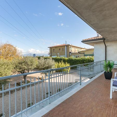 Blu Sky Garda Apartment Кастелнуово дел Гарда Екстериор снимка
