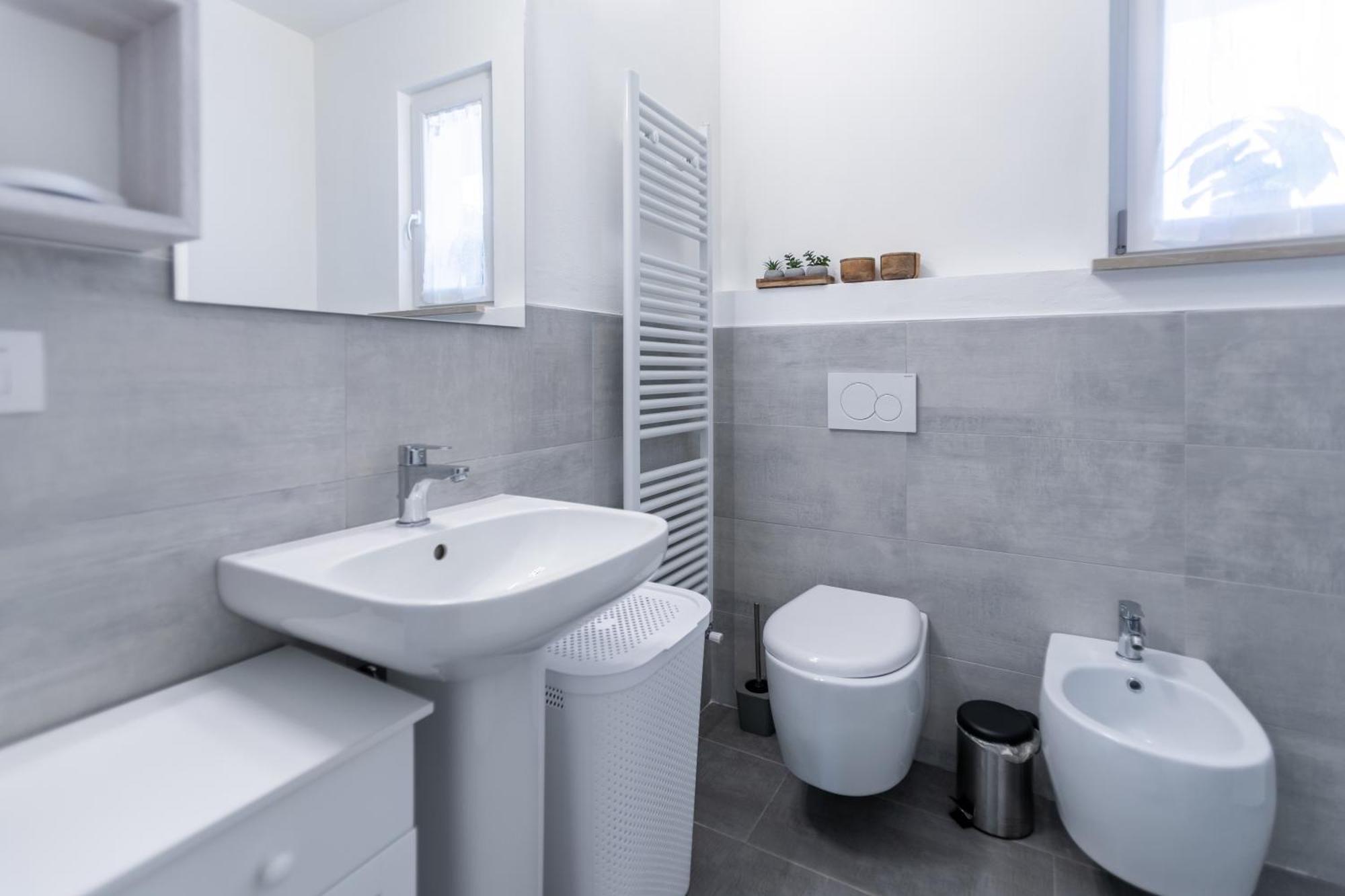 Blu Sky Garda Apartment Кастелнуово дел Гарда Екстериор снимка